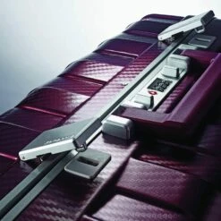 Samsonite Framelock 20" 4-Wheel Carry-On Luggage -Cheap Voyage Vault Store 29211cad8041d6b0329645e7b25abe7a140dafeb500a018adce24d9c39c3b57e