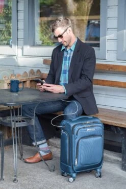 Samsonite SoLyte DLX 20" 4-Wheel Carry-On Luggage -Cheap Voyage Vault Store 6e838f1b46fdbda18b6d2a23fc42cae747baab2cce79a45e78cbae5c75346e65