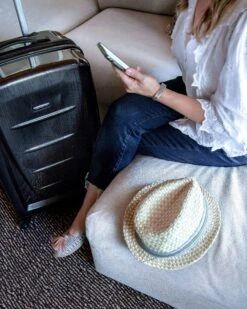 Samsonite Winfield 2 28" 4-Wheel Large Luggage -Cheap Voyage Vault Store d4d444769e8aac39e1a0460d10884daee7e4f8c59bcaee55445fbe36fa3c8040 3bd400ee fa03 4f10 bc1d 58c16c4073af